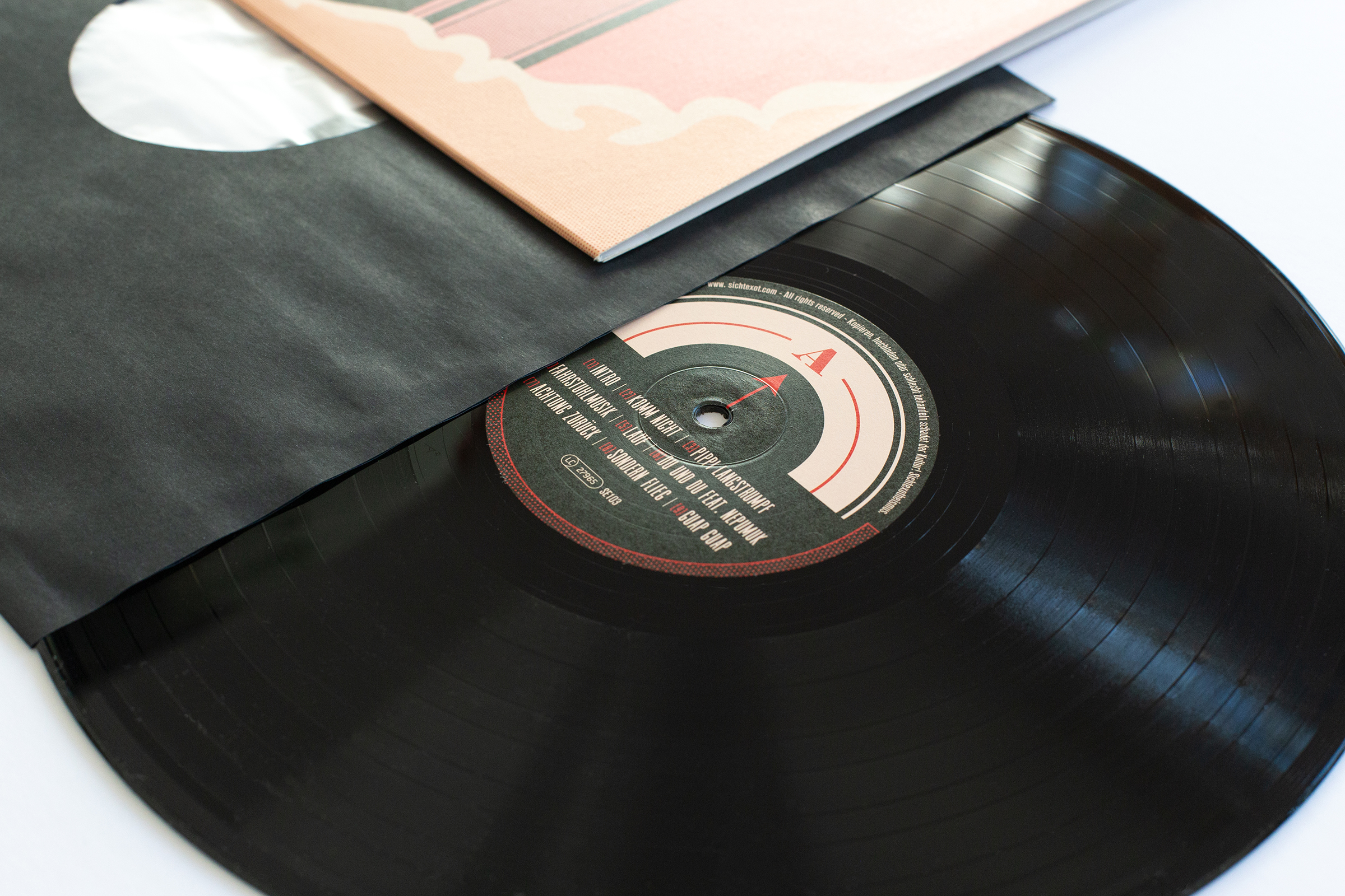 Schafott Vinyl Eloquent Album Design DIsplay